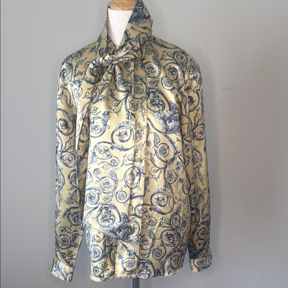 Vintage Jones New York Charmeuse Elegant Yellow and Blue Patterned Blouse sz 6